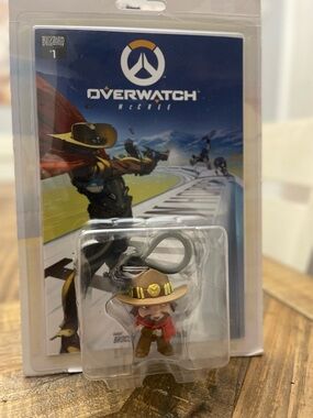Overwatch McCree Backpack Hanger Mini Figure and Comic Book Set